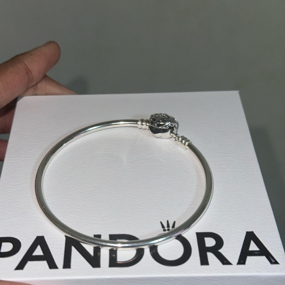 Pandora Celestial Heart Clasp Bangle - Picture 2 of 3